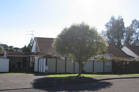 Photo of property in 2a Sonnenberg Way, Titirangi, Auckland, 0604