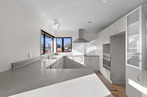 Photo of property in 215 Park Road, Hokowhitu, Palmerston North, 4410