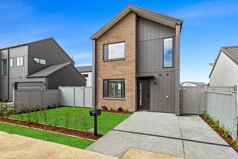 Photo of property in 22 Port Way, Rosehill, 2113