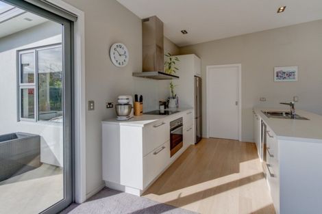 Photo of property in 2 Kahu Close, Wanaka, 9305