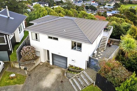Photo of property in 22a Bartlett Grove, Tawa, Wellington, 5028