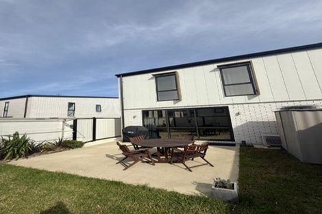 Photo of property in 32 Cessna Crescent, Mangere, Auckland, 2022