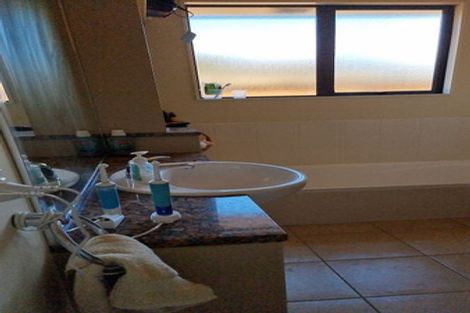 Photo of property in 4 Feeny Crescent, East Tamaki, Auckland, 2013