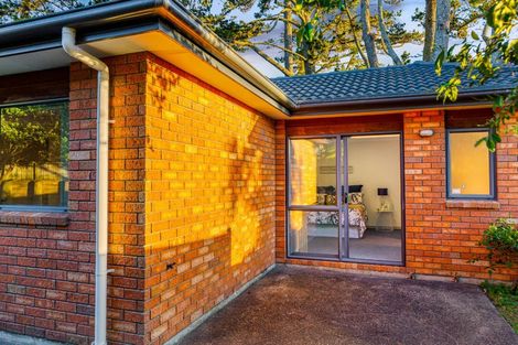 Photo of property in 65 Helleur Road, Massey, Auckland, 0614