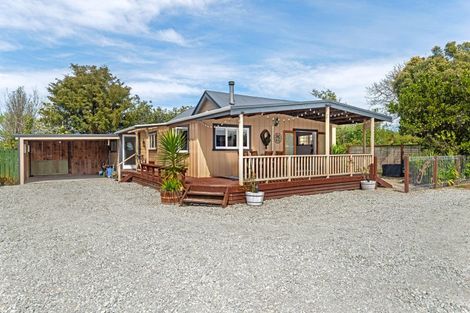 Photo of property in 15 Domain Road, Ormond, Gisborne, 4071