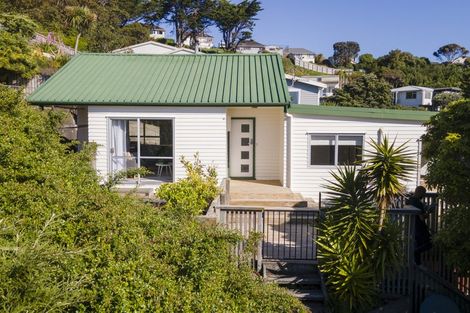 Photo of property in 1 The Spinney, Titahi Bay, Porirua, 5022