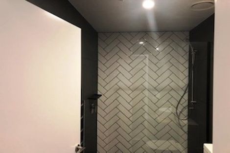 Photo of property in 2/163 Hobsonville Point Road, Hobsonville, Auckland, 0616