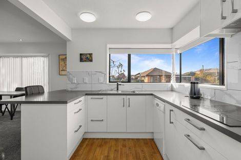 Photo of property in 2 Cataluna Place, Hei Hei, Christchurch, 8042