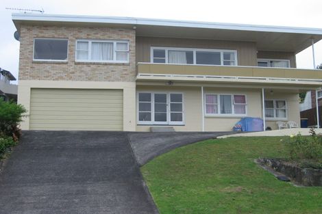 Photo of property in 17 Martin Crescent, Northcote, Auckland, 0627