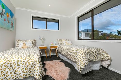 Photo of property in 8 Gordon Stanley Drive, Massey, Auckland, 0614