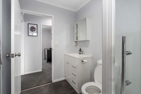 Photo of property in 58 Exeter Crescent, Takaro, Palmerston North, 4412