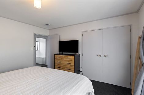 Photo of property in 1 Lydia Place, Kelvin Grove, Palmerston North, 4414