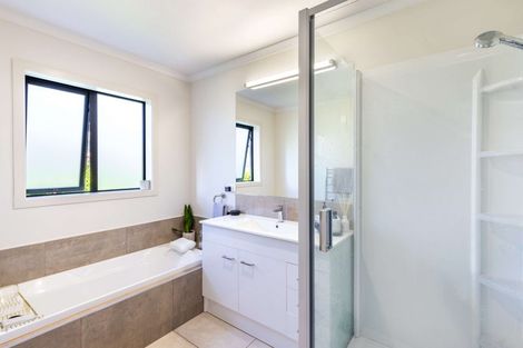 Photo of property in 35 Noumea Drive, Rangatira Park, Taupo, 3330