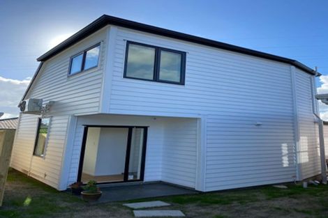 Photo of property in 15 Kiernan Place, Kelston, Auckland, 0602