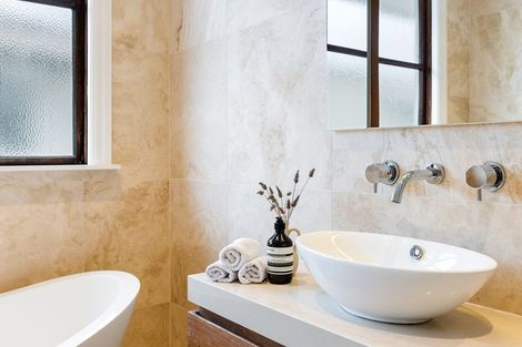 Photo of property in 8 Central Terrace, Kelburn, Wellington, 6012