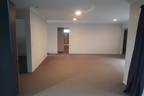 Photo of property in 14 Te Kauri Place, Helensville, 0800