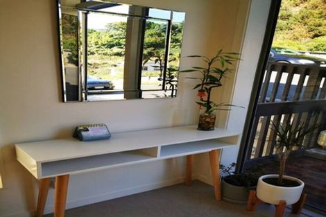 Photo of property in 73 Tiketike Way, Brooklyn, Wellington, 6021