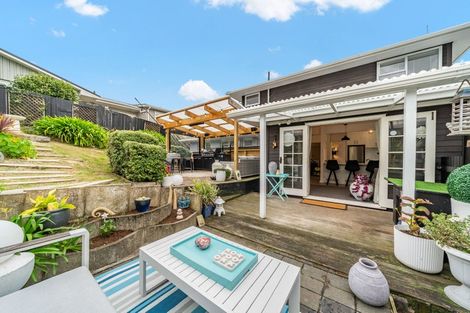 Photo of property in 18 Pempsey Street, Silverstream, Upper Hutt, 5019
