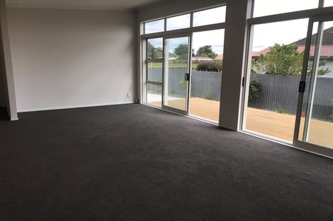 Photo of property in 58a Exeter Crescent, Takaro, Palmerston North, 4412