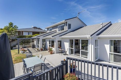 Photo of property in 2 Musket Lane, Whitby, Porirua, 5024