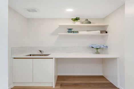 Photo of property in 140b Edgewater Drive, Pakuranga, Auckland, 2010