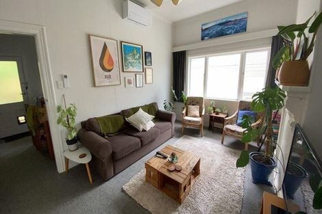 Photo of property in 38 Sugarloaf Road, Brooklyn, Wellington, 6021