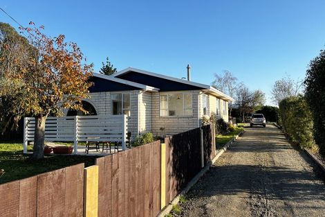 Photo of property in 60 Timaru Road, Waimate, 7924