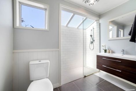 Photo of property in 119 Fairview Avenue, Fairview Heights, Auckland, 0632