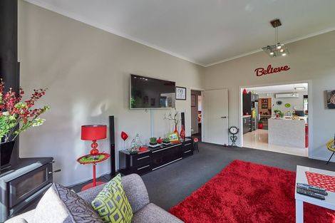 Photo of property in 18 Galea Grove, Kelvin Grove, Palmerston North, 4414