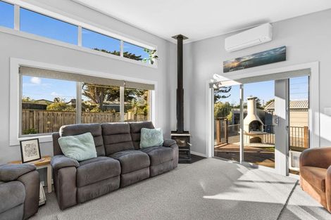 Photo of property in 60 Rua Avenue, Waitarere Beach, Levin, 5510