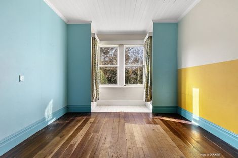 Photo of property in 43 Military Road, Northland, Wellington, 6012