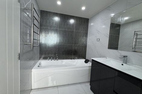 Photo of property in 276a Sturges Road, Henderson, Auckland, 0612