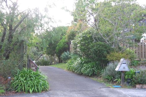Photo of property in 14 Fitzpatrick Place, Chatswood, Auckland, 0626