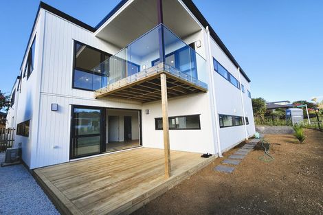 Photo of property in 2a Embling Place, Eastern Beach, Auckland, 2012