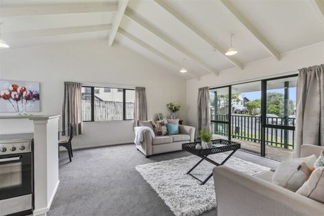 Photo of property in 29 Loughanure Place, Massey, Auckland, 0614