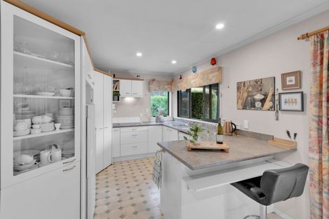 Photo of property in 14 Sandalwood Drive, Dinsdale, Hamilton, 3204