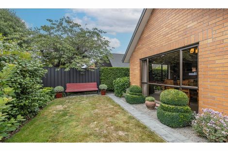 Photo of property in 35 Glenburn Place, Avonhead, Christchurch, 8042
