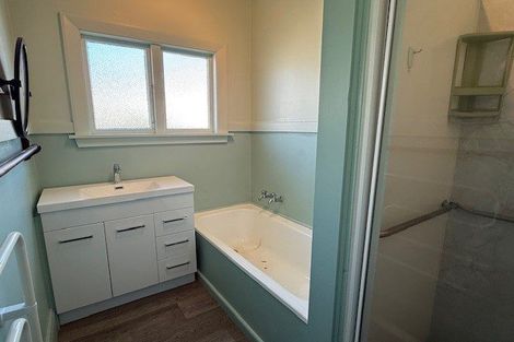 Photo of property in 11 Alpha Avenue, Strowan, Christchurch, 8052