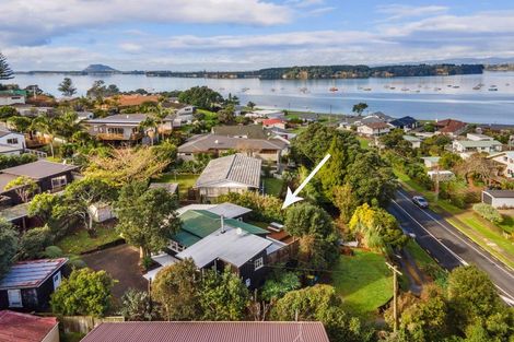 Photo of property in 18 Omokoroa Road, Omokoroa, 3114