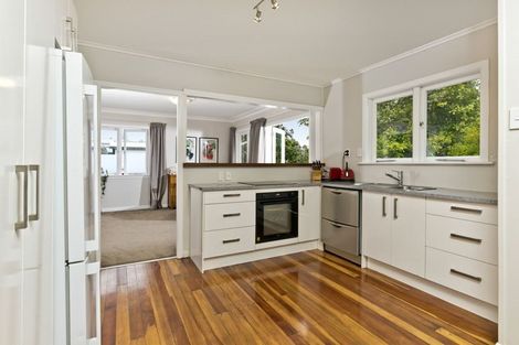 Photo of property in 123 Millbrook Road, Sunnyvale, Auckland, 0612