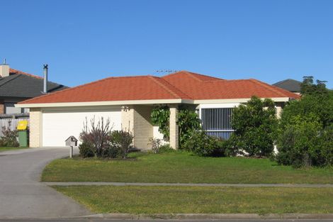 Photo of property in 94 Moyrus Crescent, East Tamaki Heights, Auckland, 2016