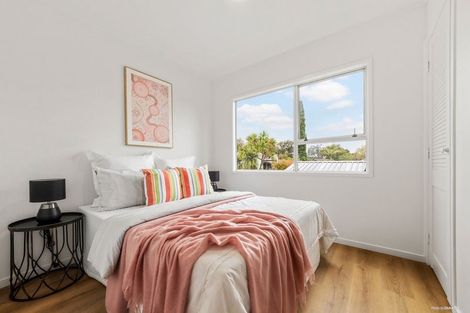 Photo of property in 1 Pahi Place, West Harbour, Auckland, 0618