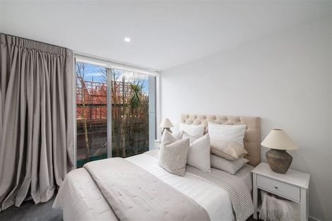 Photo of property in 2/204 Edgeware Road, Edgeware, Christchurch, 8013