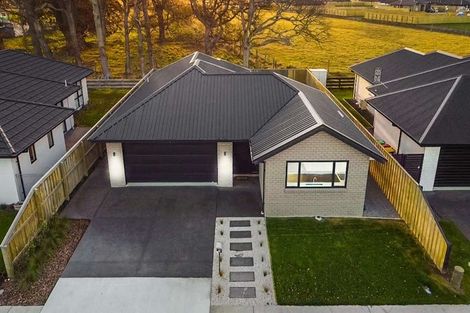 Photo of property in 27 Crossley Avenue, Woodend, 7610