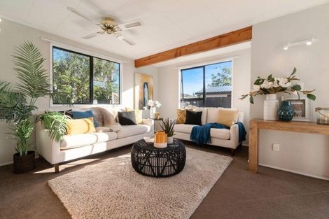 Photo of property in 16 Taikata Road, Te Atatu Peninsula, Auckland, 0610