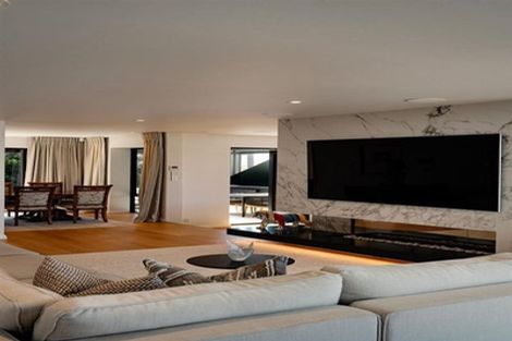 Photo of property in 1/60 Milford Road, Milford, Auckland, 0620