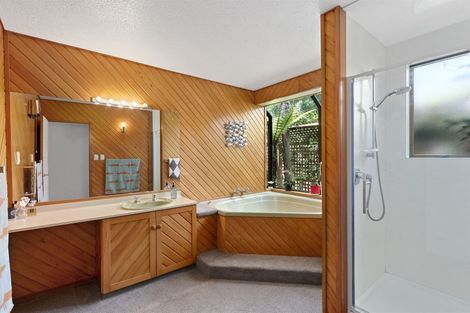 Photo of property in 21 Cricklewood Place, Avonhead, Christchurch, 8042