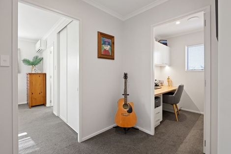 Photo of property in 51 Lakeside Drive, Orewa, 0931