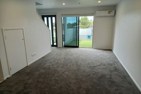 Photo of property in 5/2 Jadewynn Drive, Massey, Auckland, 0614