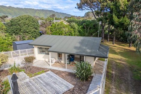 Photo of property in 283 Peka Peka Road, Peka Peka, Waikanae, 5391